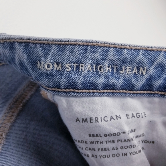 American Eagle Mom Straight Jean 8 Short #3455 - Picture 3 of 10
